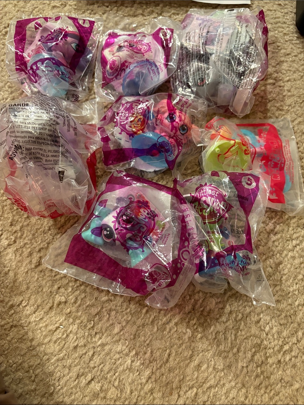 Littlest Pet Shop Mystery Plush Pack - Pink & Purple Accents sealed meal toys
